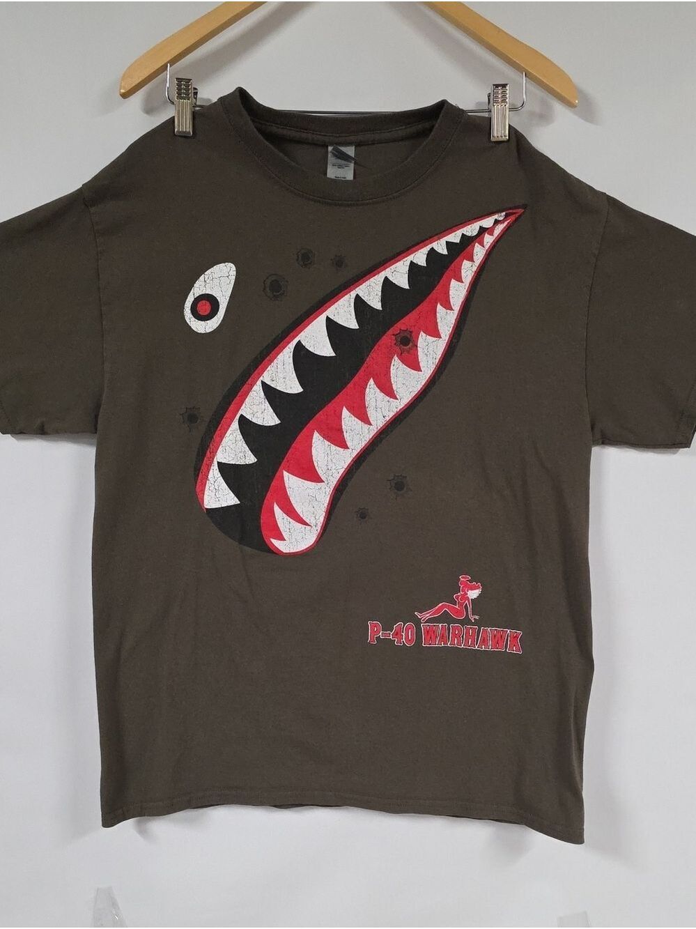 Gildan Men's P-40 Warhawk Themed Brown Short-Sleeve T-shirt, Size Large